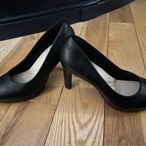 Clarks Ambyr Joy High-Heeled Comfort Pumps size 8